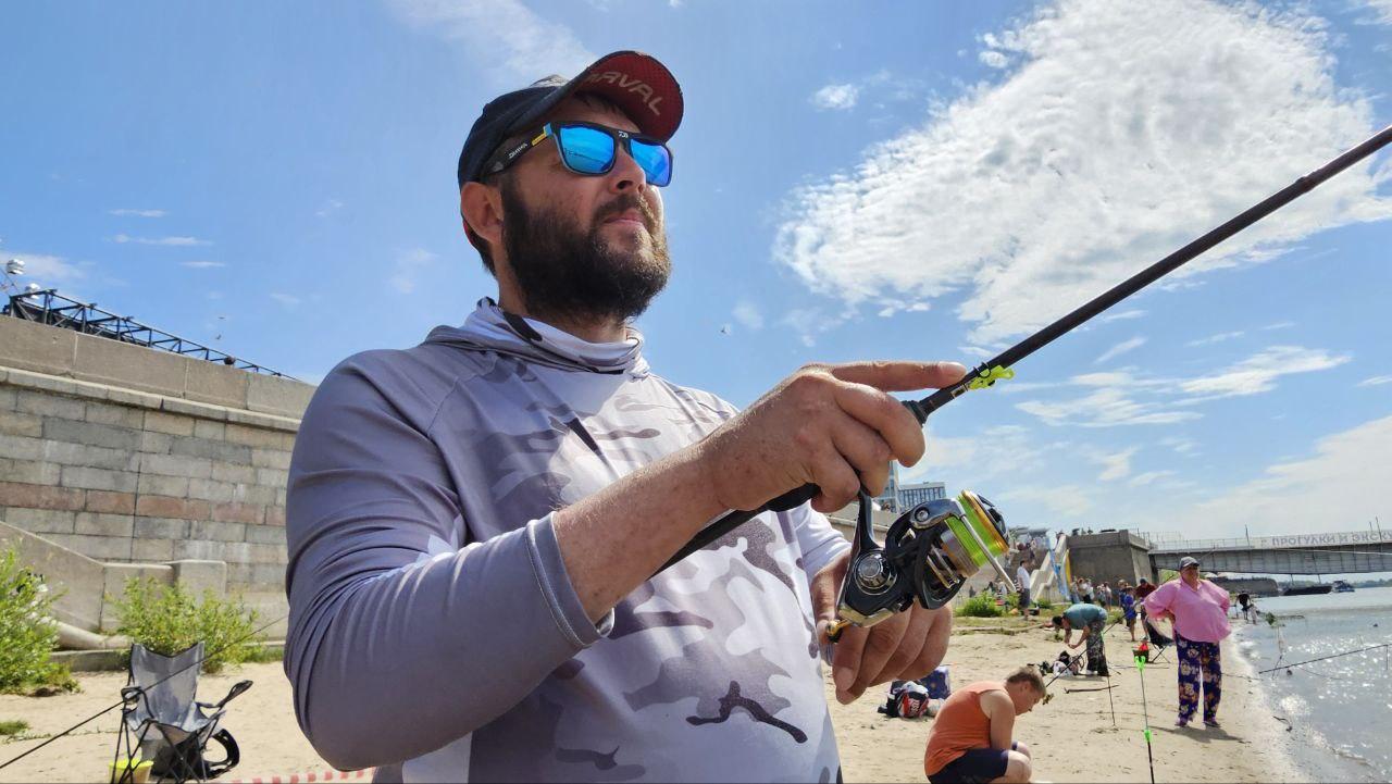 Фото Гигантская яичница и турнир по ловле рыбы. Опубликованы кадры масштабного «Пикник феста» на Михайловской набережной 14 - Сиб.ФМ Фото Гигантская яичница и турнир по ловле рыбы. Опубликованы кадры масштабного «Пикник феста» на Михайловской набережной 14